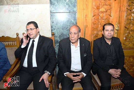 وزير الثقافة ولبلبة وخالد جلال والبلشى فى عزاء محمد عبد المنعم