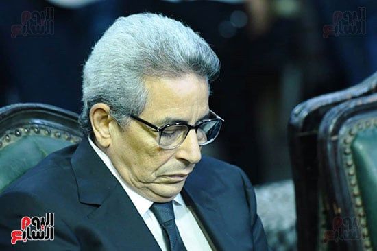 تامر عبد المنعم يستقبل عزاء والده.. زينة وخالد سرحان وأحمد موسى أول الحضور