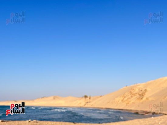 "حوض الجزيرة".. جوهرة طبيعية على شاطئ الريسة فى العريش (صور)