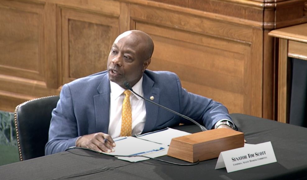 رئيس لجنة البنوك الأمريكية يحدد سبتمبر لإقرار مشروع قانون هيكلة السوق