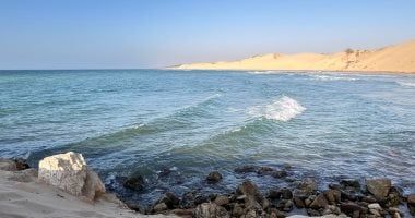 "حوض الجزيرة".. جوهرة طبيعية على شاطئ الريسة فى العريش (صور)