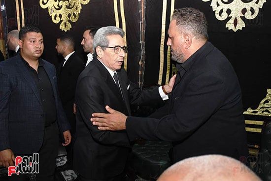 وزير الثقافة ولبلبة وخالد جلال والبلشى فى عزاء محمد عبد المنعم