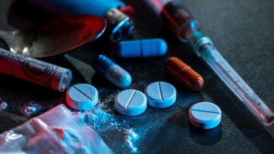 الخليج اليوم .. بخطة شاملة حتى 2028.. دول الخليج تخوض معركة استراتيجية ضد المخدرات