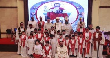 الأنبا إرميا يرسم 19 شماسًا خلال قداس بالمركز الثقافى الأرثوذكسى