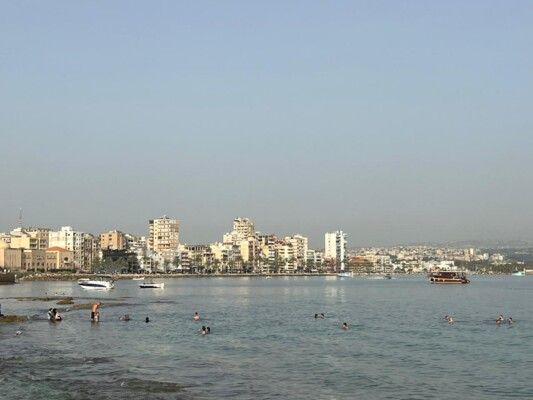 وافدون كثر الى بلد السياحة ولكن بلا برامج سياحية