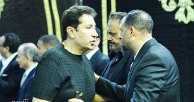 مصطفى كامل وعلى الحجار ولؤى وهاني رمزى فى عزاء والد تامر عبد المنعم (صور)