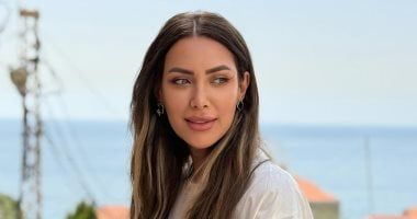 هبة عبد العزيز صديقة أسماء جلال وزوجة حاتم صلاح فى السلم والثعبان