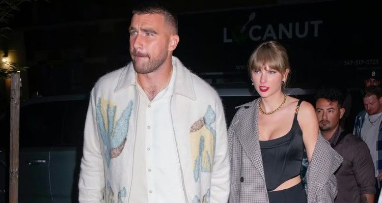 تايلور سويفت وترافيس كيلسي يلفتان الأنظار برقصة رومانسية