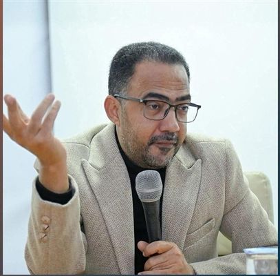 وفاة الشاعر والسياسي فؤاد الحميري بعد صراع مع المرض