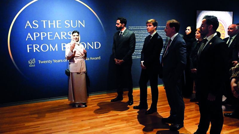 الامارات | «كالشمس تظهر للعينين من بُعد».. احتفاء استثنائي بجائزة البُردة