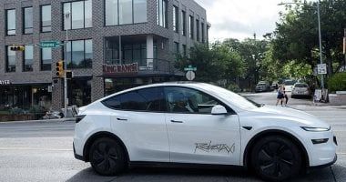 تكنولوجيا: سيارة "روبوتاكسى" من تسلا تتعرض للتحقيق بسبب أخطاء القيادة الذاتية