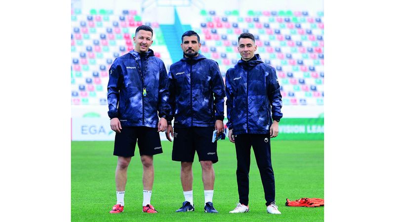 الامارات | نادي الإمارات يُجدّد عقد المدرب بدر طبيب وجهازه الفني