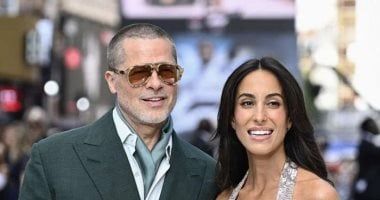 إينيس دي رامون تظهر أنها "تسيطر" على علاقتها مع براد بيت