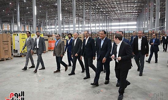 رئيس الوزراء يفتتح أكبر مستودع لوجستي للتجارة الإلكترونية لشركة "جوميا"