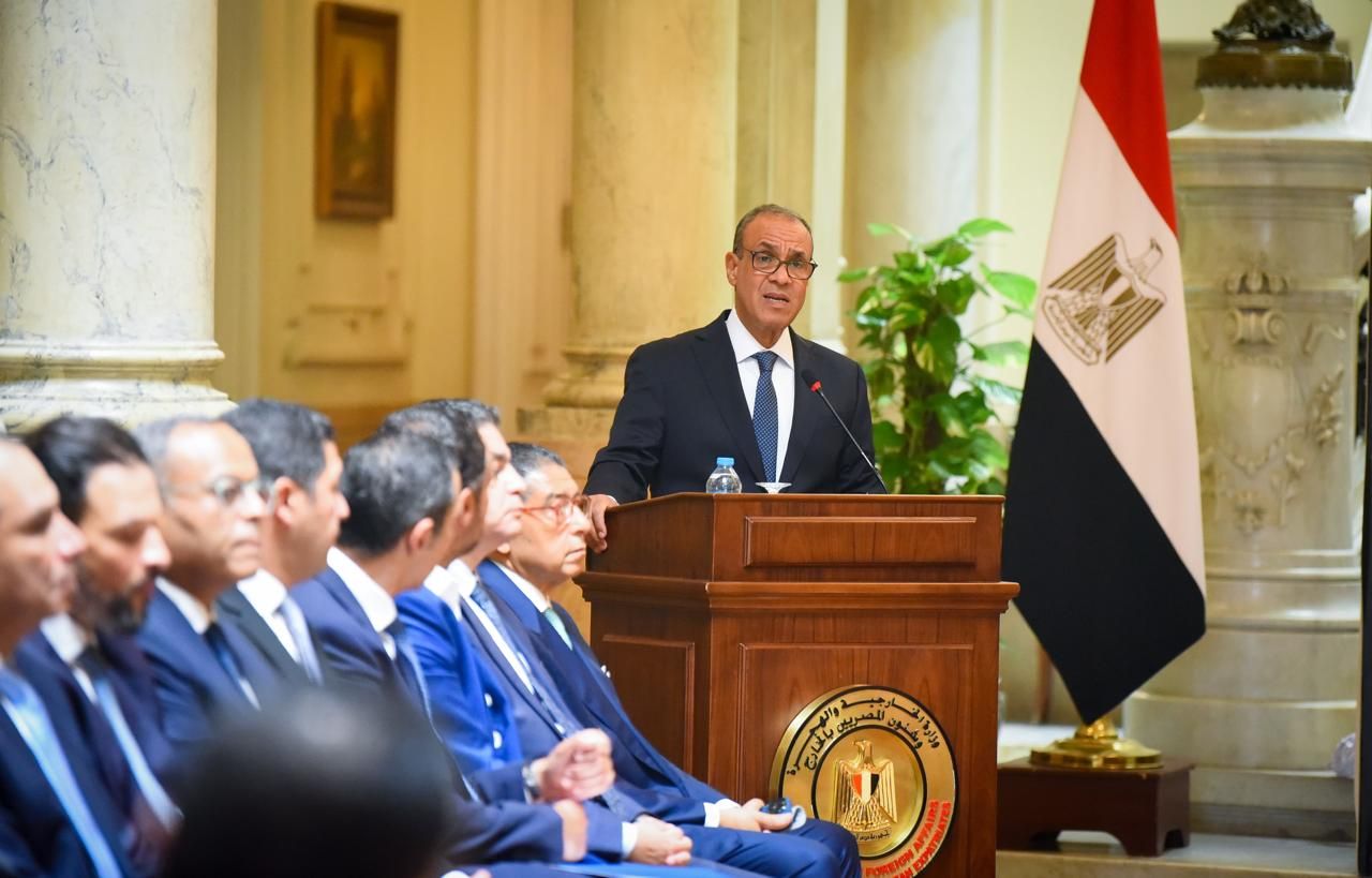 وزير الخارجية يُشارك فى المائدة المستديرة الأولى لدعم القطاع الخاص