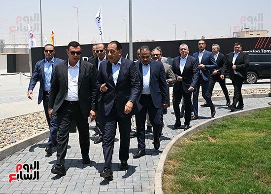 رئيس الوزراء يفتتح مصنعا للأجهزة المنزلية ومستودعا لإحدى الشركات الرائدة بأفريقيا