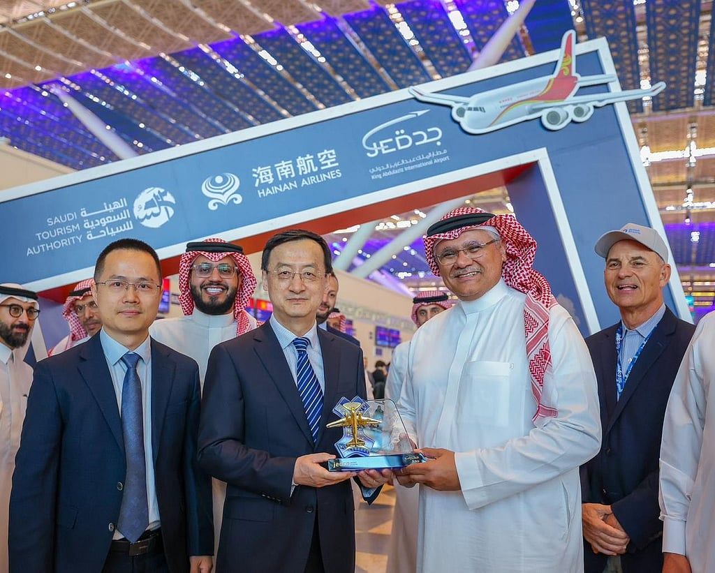 مطار الملك عبدالعزيز يستقبل أولى رحلات طيران “هاينان” الصينية .. فيديو