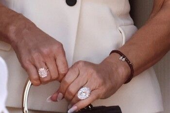 خاتم زوجة جيف بيزوس حديث الجمهور..سعره خيالي-بالصورة