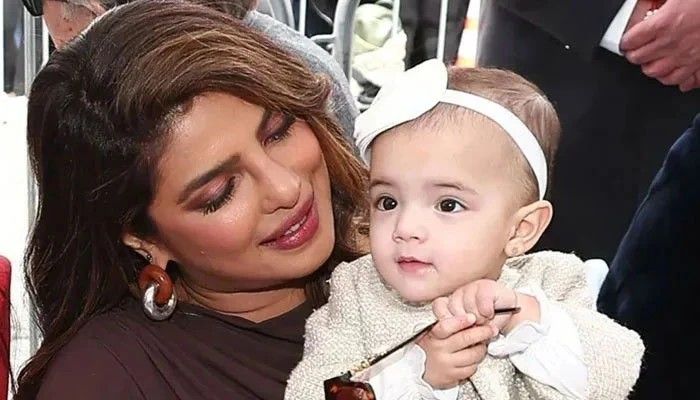 بريانكا تشوبرا: ابنتي تعتقد أن اسمها مستوحى من أميرات ديزني وتعطي نفسها لقب موانا