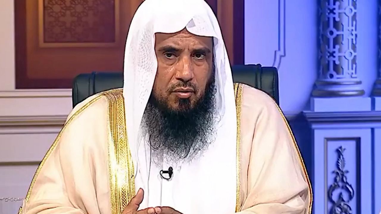 الخثلان يوضح حكم استخدام الكحول في العطور وهل تأثر في نجاسة العطر ؟..فيديو