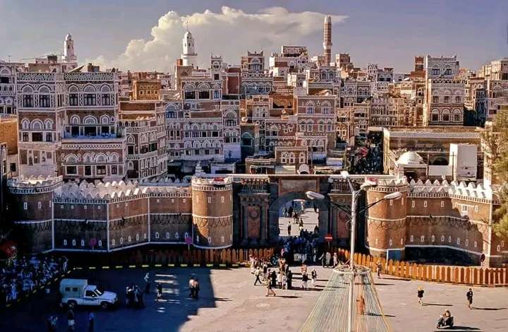 لن تصدق السبب...صدور حكم باعد ام مدير شرطة وجنوده في صنعاء