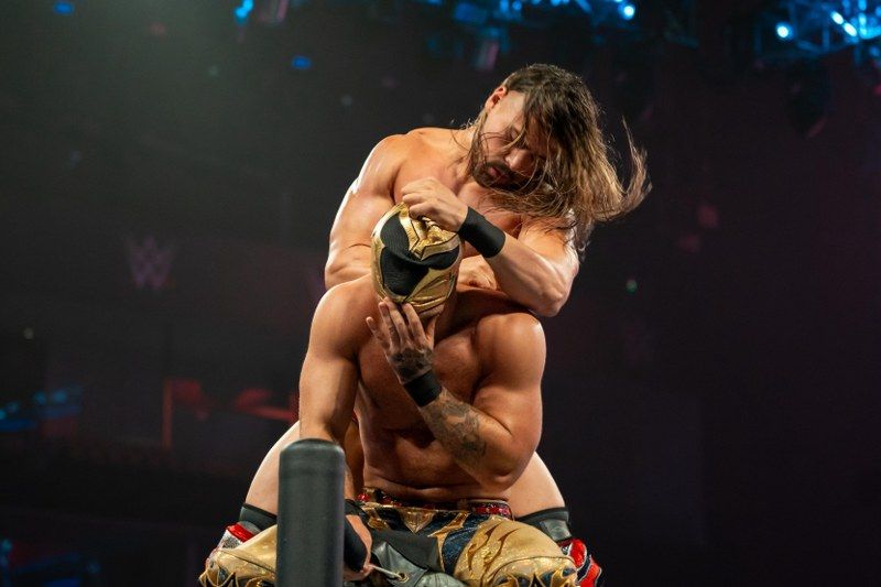 ليلة حماسية من الرياض: نزالات “سماك داون” تشعل الأجواء بحضور جماهيري كبير