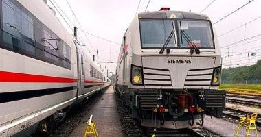 شاهد تجارب تشغيل جرار البضائع بشبكة القطار الكهربائى السريع.. صور