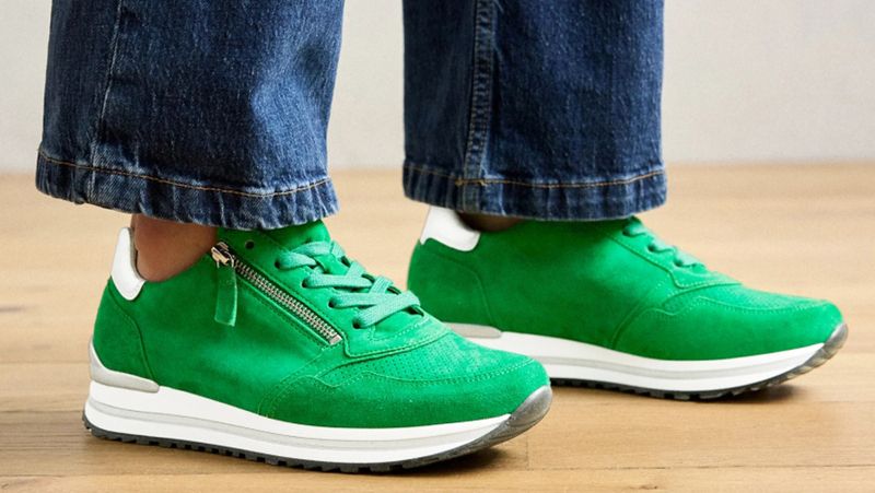 الامارات | الحذاء الرياضي يزهو بالأخضر في صيف 2025