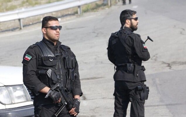 شرطة مدينة بندر أنزلي الإيرانية: اعتقلنا شخصًا كان يخطط لإشعال حرائق قرب قاعدة بحرية للجيش شمالي البلاد