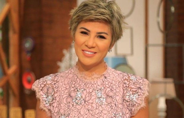 مفيدة شيحة تسلم العريس لابنتها في حفل زفافها