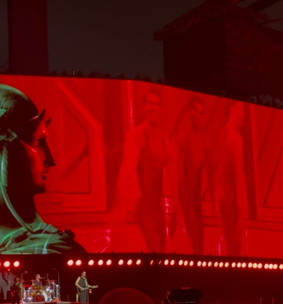 بصور شهداء فلسطين ورسالة لينا الظاهر.. كايروكى يدعمون أهل غزة من استاد القاهرة