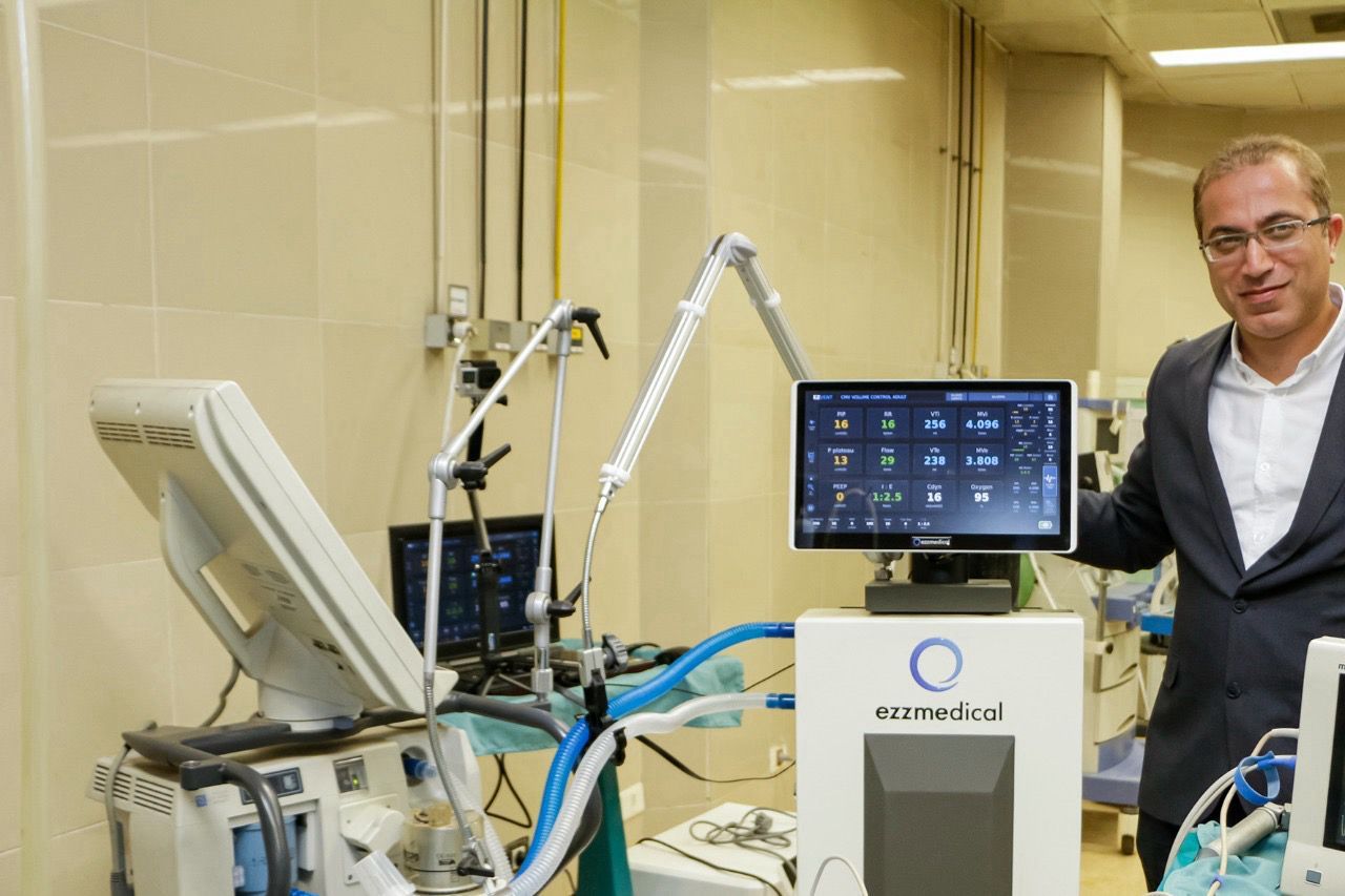 جامعة القاهرة تعلن تصنيع "EZVent" أول جهاز تنفس صناعى مصرى بالكامل