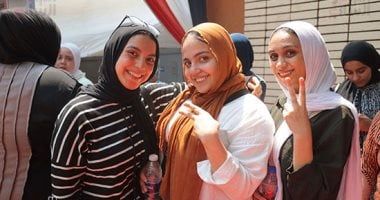 طلاب ثانوية بالجيزة عن امتحان الإنجليزى: فى مستوى الطالب المتوسط وسؤال القطعة صعب