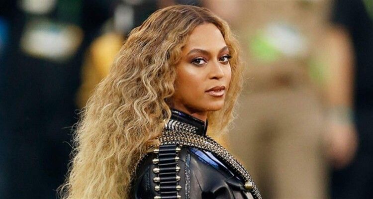 ثوانٍ من الرعب في الهواء ... جمهور بيونسيه يعيش لحظة لا تُنسى