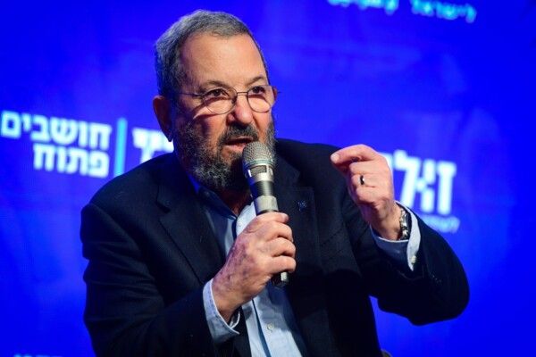 إيهود باراك: يجب ألا نخدع أنفسنا فنحن لم نقض على التهديد النووي والصاروخي الإيراني