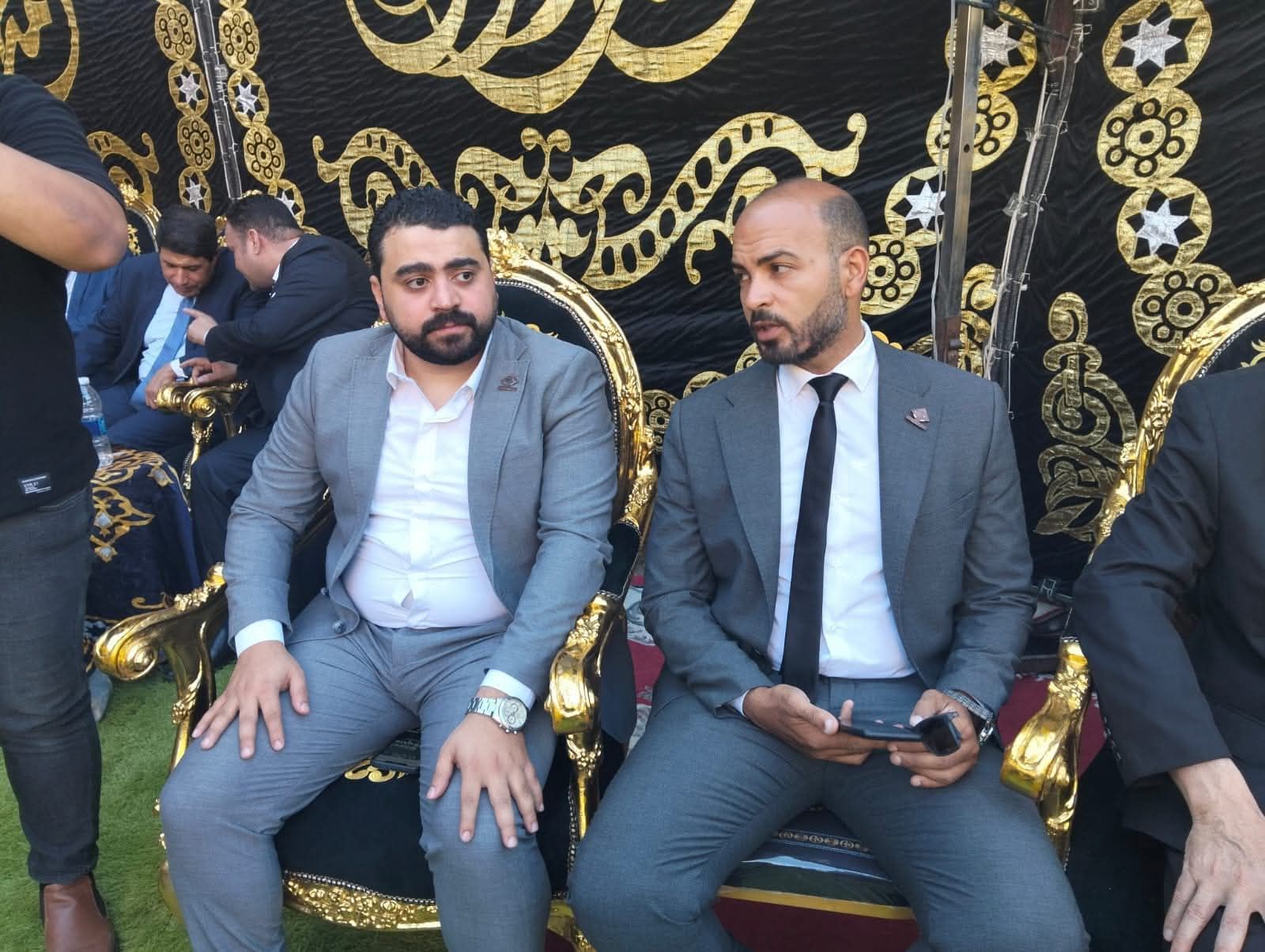 وفد من تنسيقية الأحزاب يقدم العزاء لأسر ضحايا حادث الطريق الإقليمي.. صور