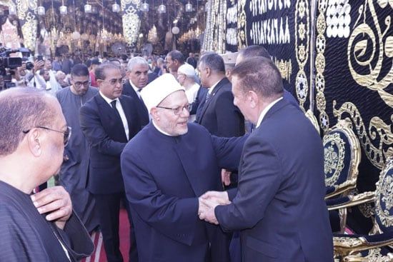 وفد من حزب الجبهة الوطنية يقدم العزاء لأسر ضحايا حادث المنوفية.. صور