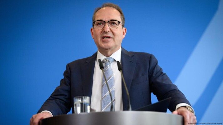 وزير الداخلية الألماني: برلين تسعى لشراكة مع إسرائيل في الدفاع الإلكتروني