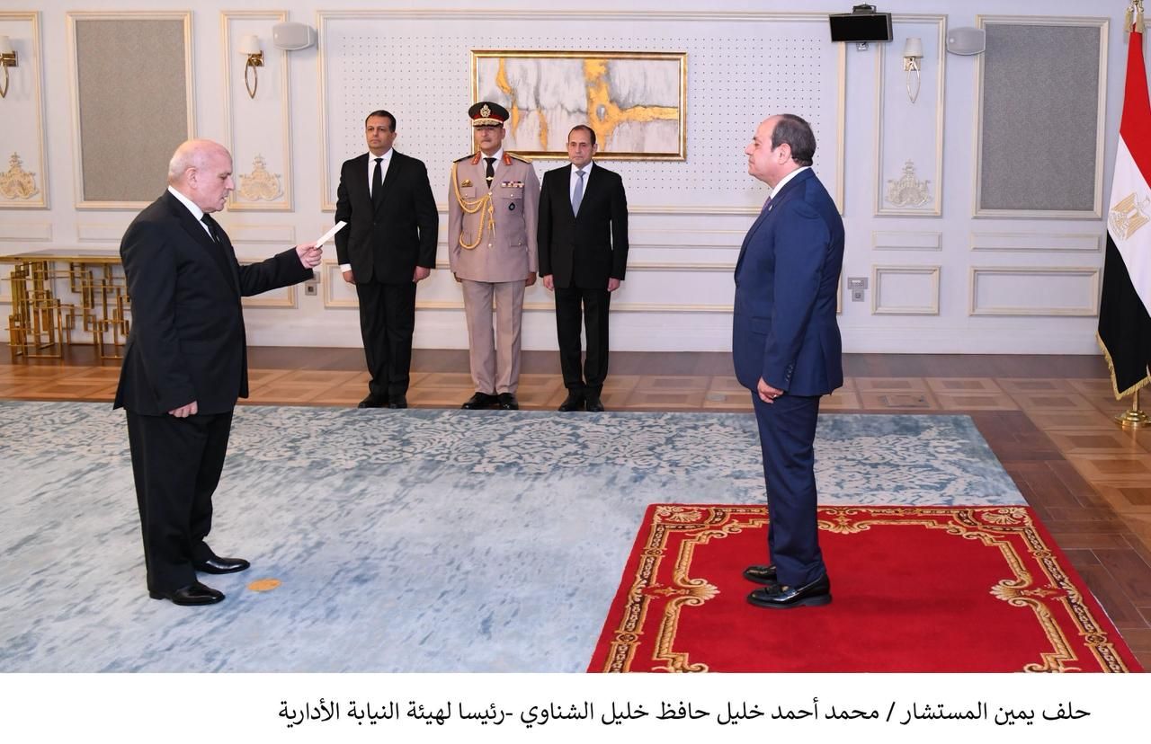 رؤساء محكمة النقض ومجلس الدولة والنيابة الإدارية الجدد يؤدون اليمين القانونية أمام الرئيس السيسى