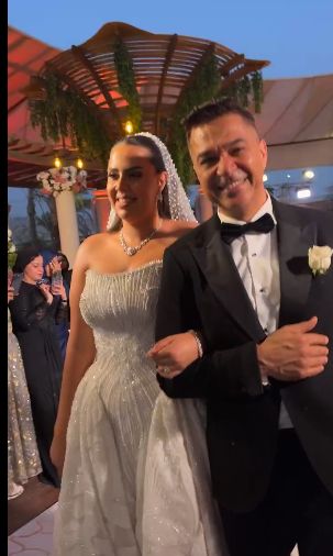 مفيدة شيحة تحتفل بزواج ابنتها منة الله عماد وسط حضور كثيف.. فيديو وصور