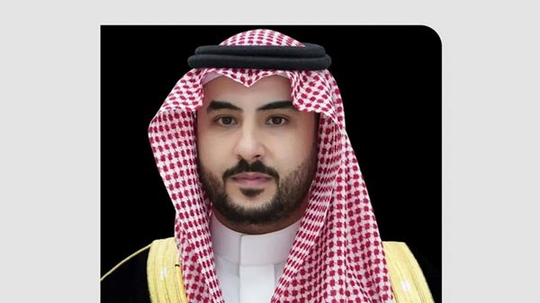السعودية وإيران تبحثان أمن واستقرار المنطقة