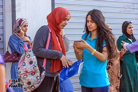 طلاب الثانوية العامة يؤدون اليوم امتحان اللغة الأجنبية الأولى