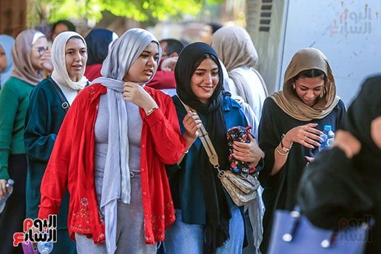 بدء دخول طلاب الثانوية العامة إلى لجان اللغة الأجنبية الأولى