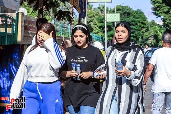 مراجعات سريعة.. طلاب الثانوية العامة يستعدون لامتحان اللغة الأجنبية الأولى