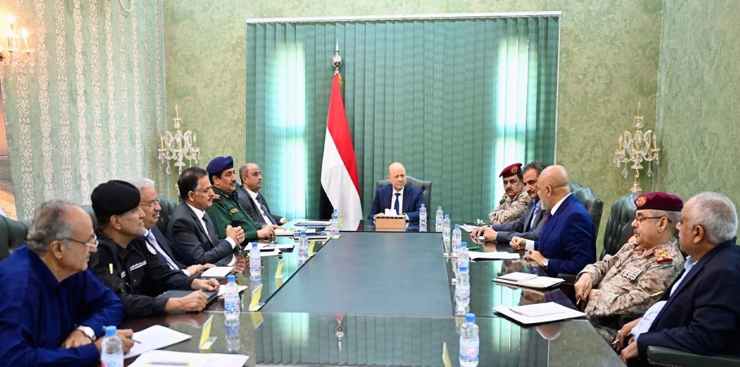 بإشراف مباشر من العليمي.. الكشف عن شبكة إرهابية بتعز مرتبطة بالحوثيين يديرها "أمجد خالد"