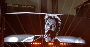 أمير عيد للجمهور: إحنا بسببكم عملنا أكبر حفلة بمصر.. أنتم البطل الحقيقي