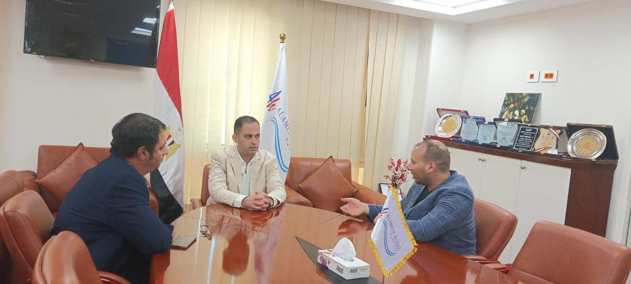 نائب وزير الصحة يتفقد مستشفى العلمين ويشيد بانتظام الفرق الطبية