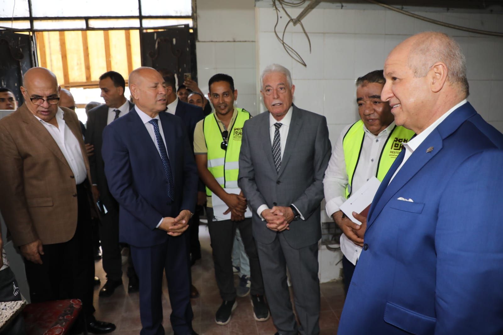 محافظة القاهرة تبدأ تطوير محل جروبي بميدان طلعت حرب.. صور