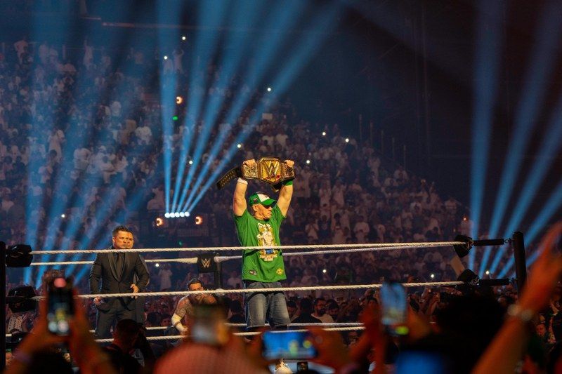 “ليلة الأبطال” لـ WWE من الرياض.. مواجهات تصنع التاريخ وسط حماس جماهيري كبير