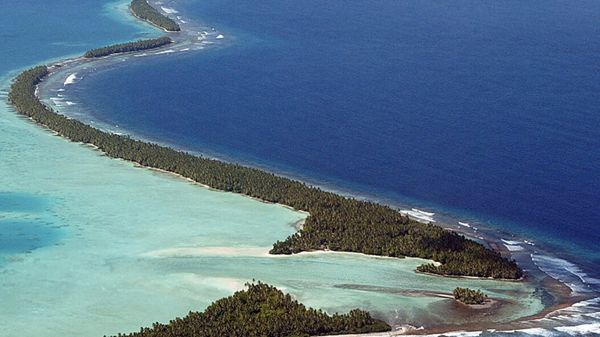 سكان توفالو يهربون من الغرق إلى أستراليا